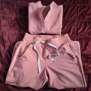 Figs Mauve Mandarin top W/ Zamora Joggers